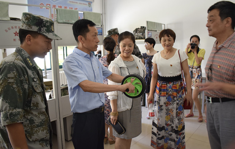 潍坊市老年大学举办 “致敬最可爱的人”军民共建慰问活动(图4)